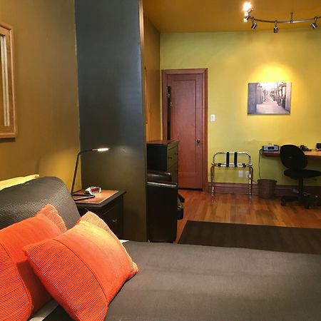 A La Carte Bed & Breakfast Montréal Exteriör bild